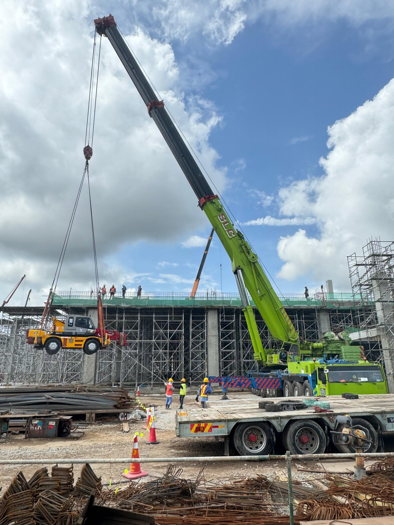 Supply of 400 Ton Crane at KOA Denko (Malaysia) Sdn Bhd for Lifting Equipment Onto The Construction Site Building Ayer Keroh, Melaka